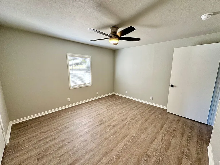 705 Sunrise Ave — Photo 46