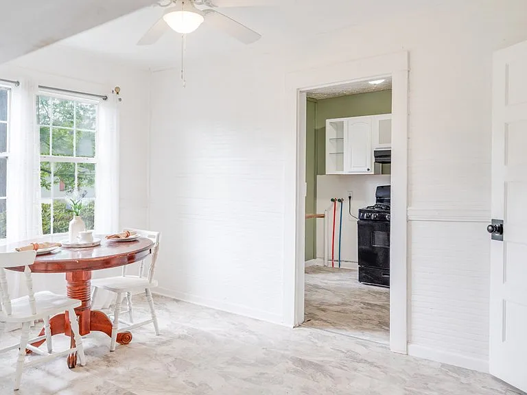 1528 Fletcher St — Photo 10