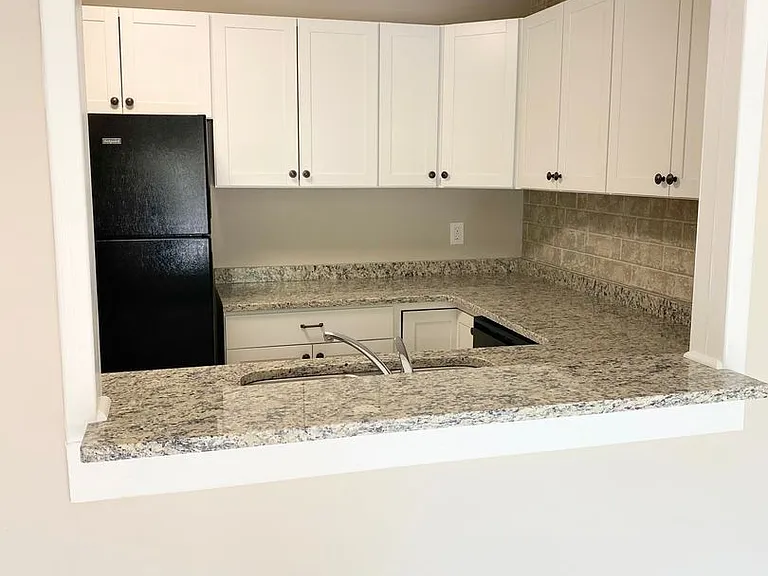 2529 Spring Garden St — Photo 8