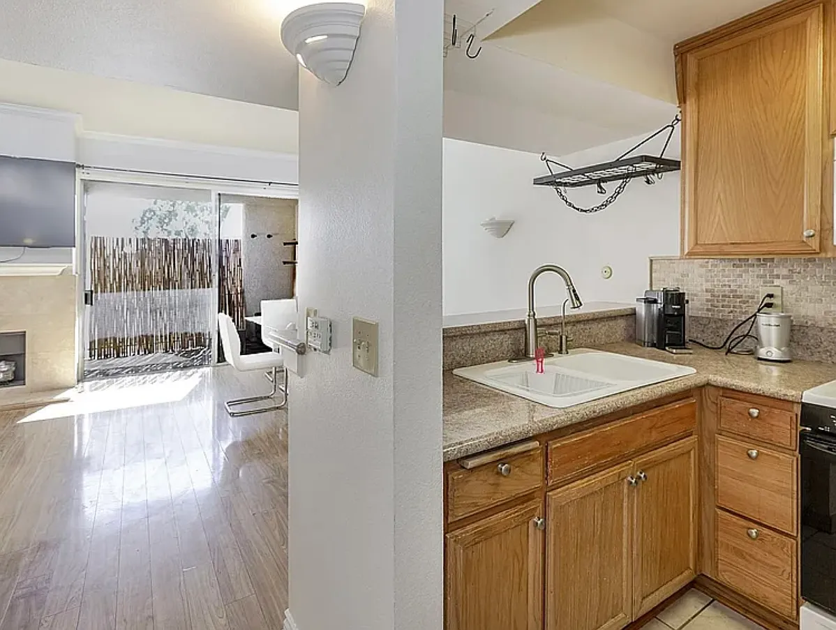 Studio, 475 sqft, $1,950 — Photo 4