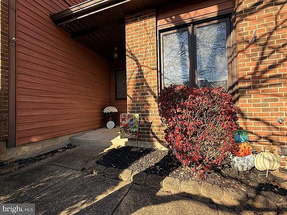 2nd image of 5309 Pinehurst Dr