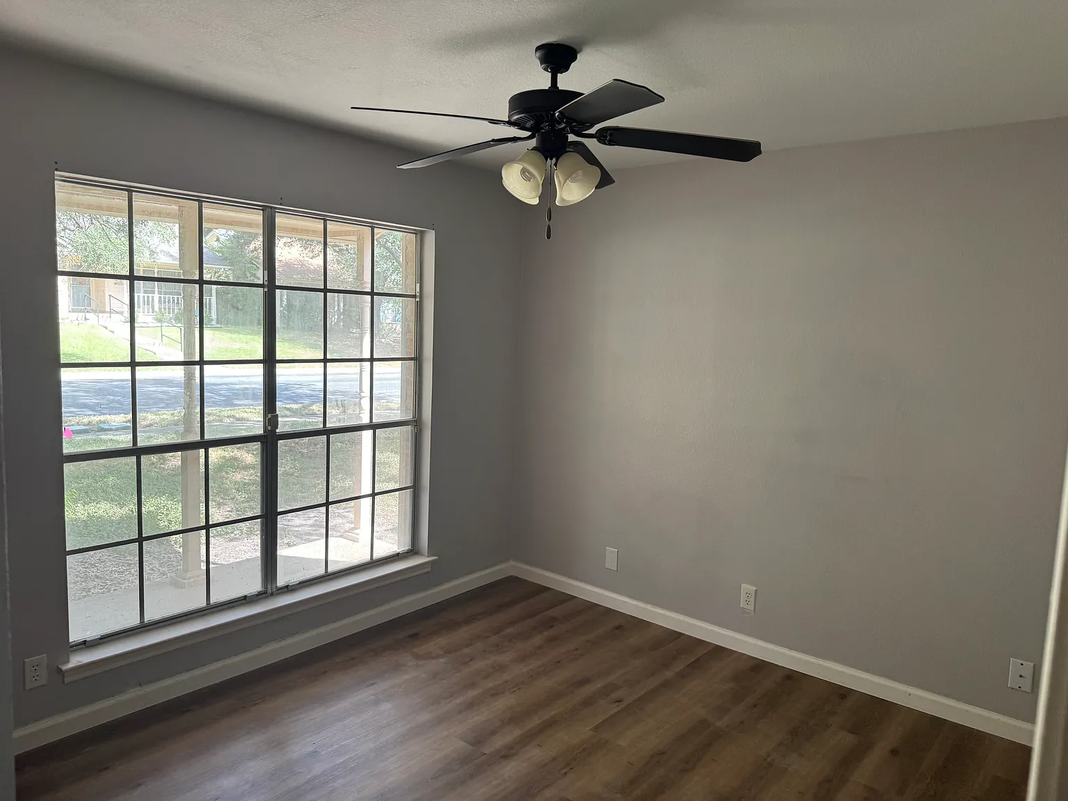 3 bed, 1215 sqft, $1,650 — Photo 3