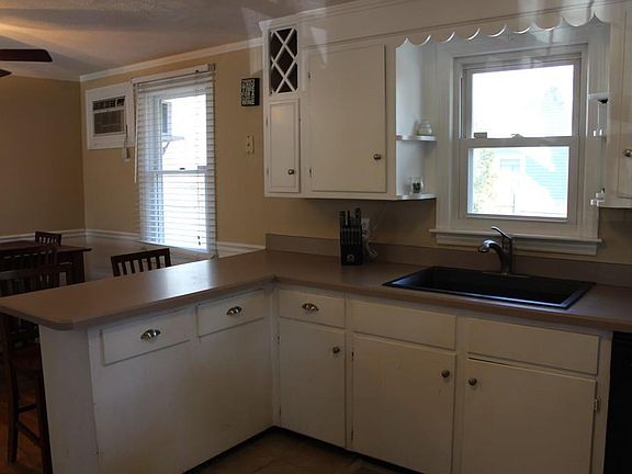 5th image of 124 Lakeside Dr