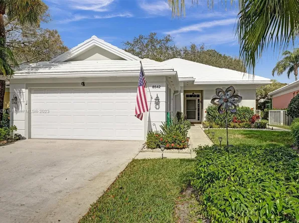 8542 Beaconhill Rd, Palm Beach Gardens, FL 33410