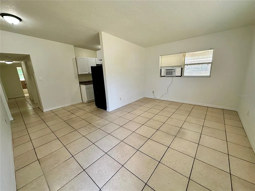 2 bed, 1.0 bath, 780 sqft, $1,250 — Photo 2