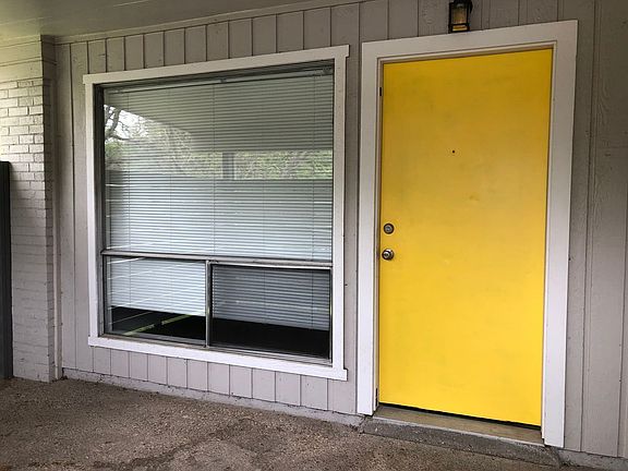 4th image of 1915 Fairlawn Ln Unit 1