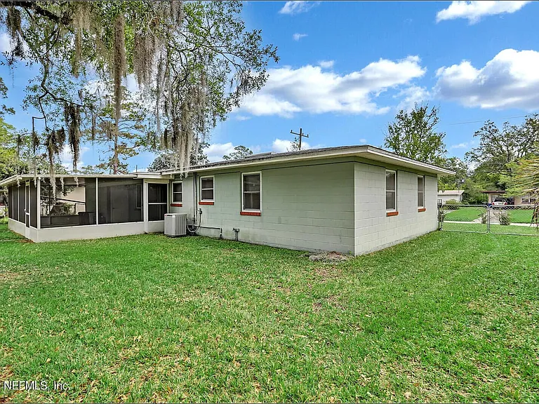 5012 Perrine Dr — Photo 9