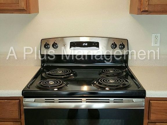2nd image of 8902 Oakwood Ct