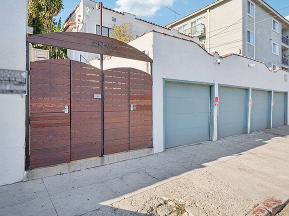 4th image of 251 Rosemont Ave #1/2