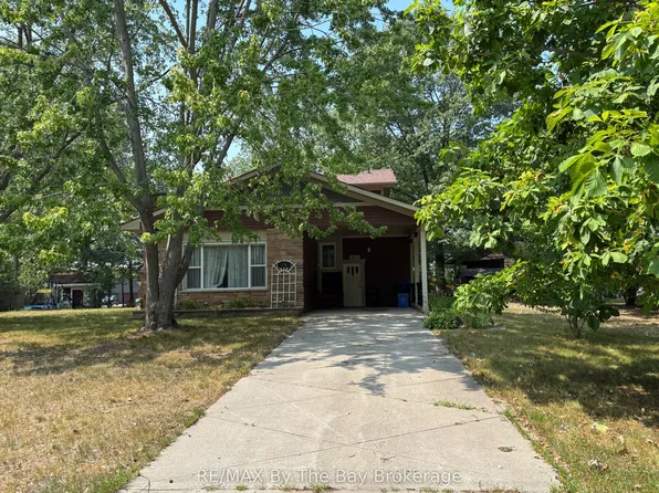 178 Oxbow Park Dr, Wasaga Beach, ON L9Z 2V7