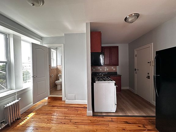 3rd image of 700-04 Bergenline Ave #6E