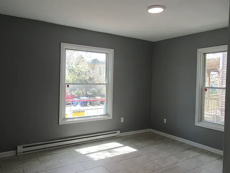 72 Burton St #1 — Photo 1