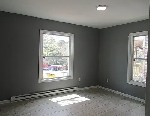 72 Burton St Photo 1