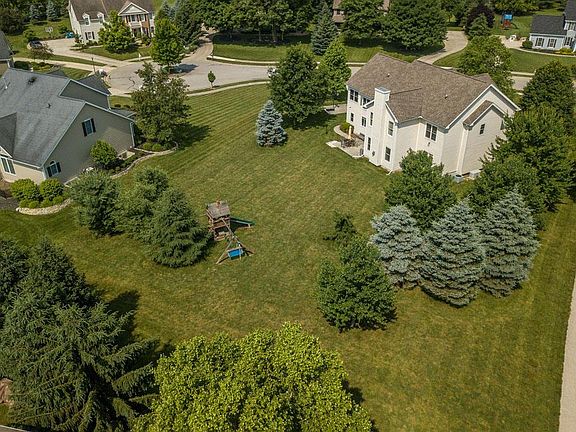 5th image of 210 Longford Dr