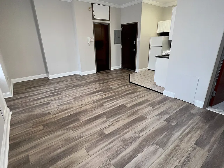 Campus Apartments — Photo 4