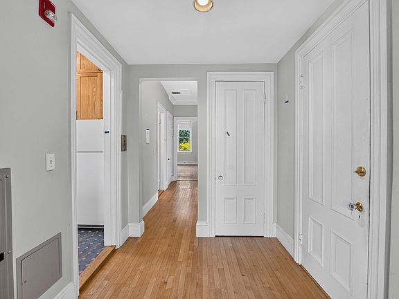 5th image of 67 Sparks St #3