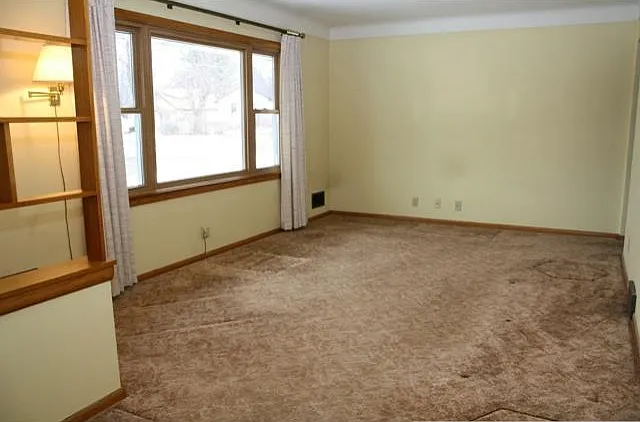 3 bed, 1300 sqft, $1,950 — Photo 3