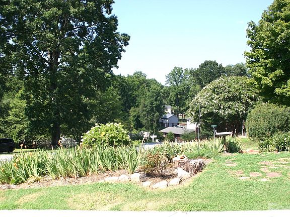 5th image of 1647 Woodridge Cir