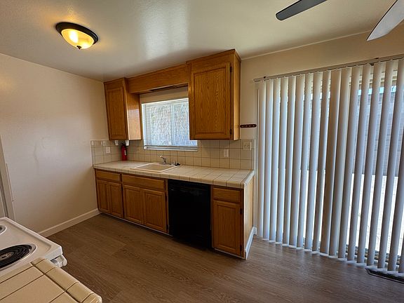 4th image of 2027 Sundberg Ave