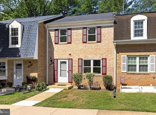 9849 Lakepointe Dr, Burke, VA 22015