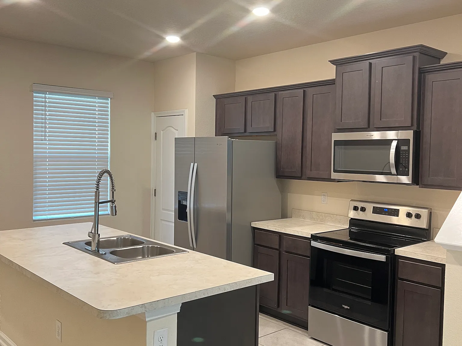 2 bed, 2.5 bath, 1109 sqft, $1,650 — Photo 4