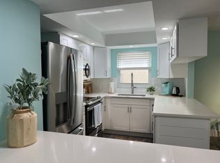 1549 Sandpiper St APT 49, Naples, FL 34102