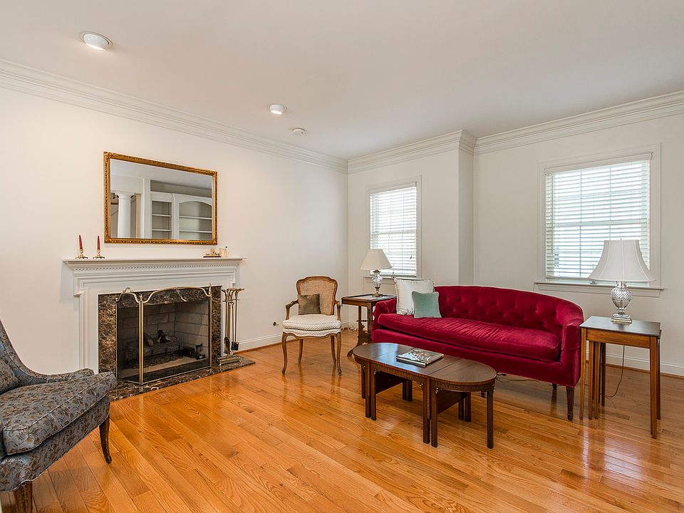 2nd image of 963 Pinehurst Dr