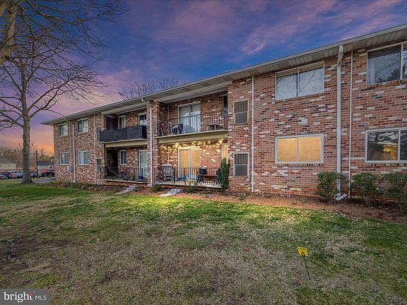 2nd image of 207 Victor Pkwy #207C