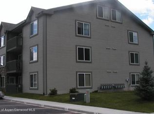 794 Castle Valley Blvd APT H, New Castle, CO 81647
