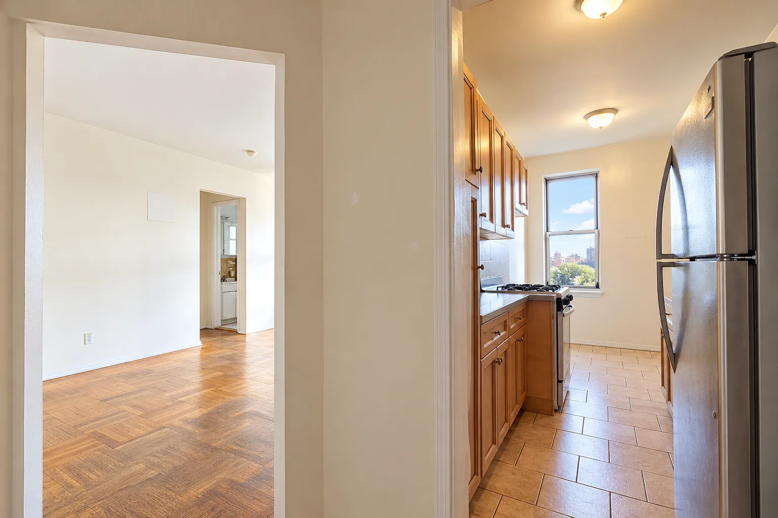 6735 Ridge Boulevard — Photo 4
