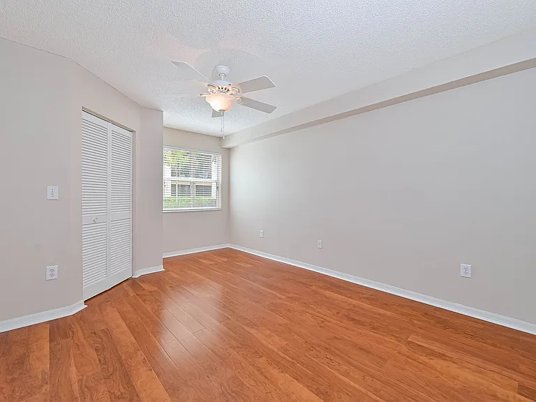 8920 Colonnades Ct E #514 — Photo 13