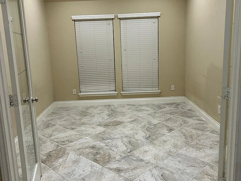 10310 Rouken Glen Ct — Photo 16