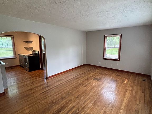 2nd image of 2408 Amber St