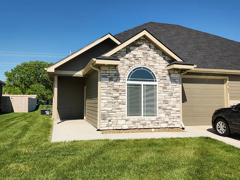 2760 Crystal Lake Dr — Photo 1