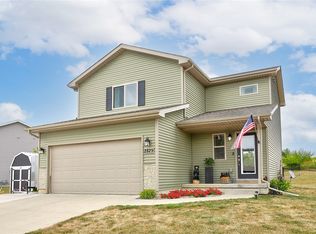 2829 Sweetwater Dr, Des Moines, IA 50320