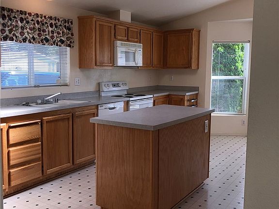 4th image of 13912 18th Avenue Ct E #176