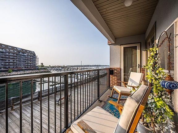 2nd image of 154 Lynnway Unit 204