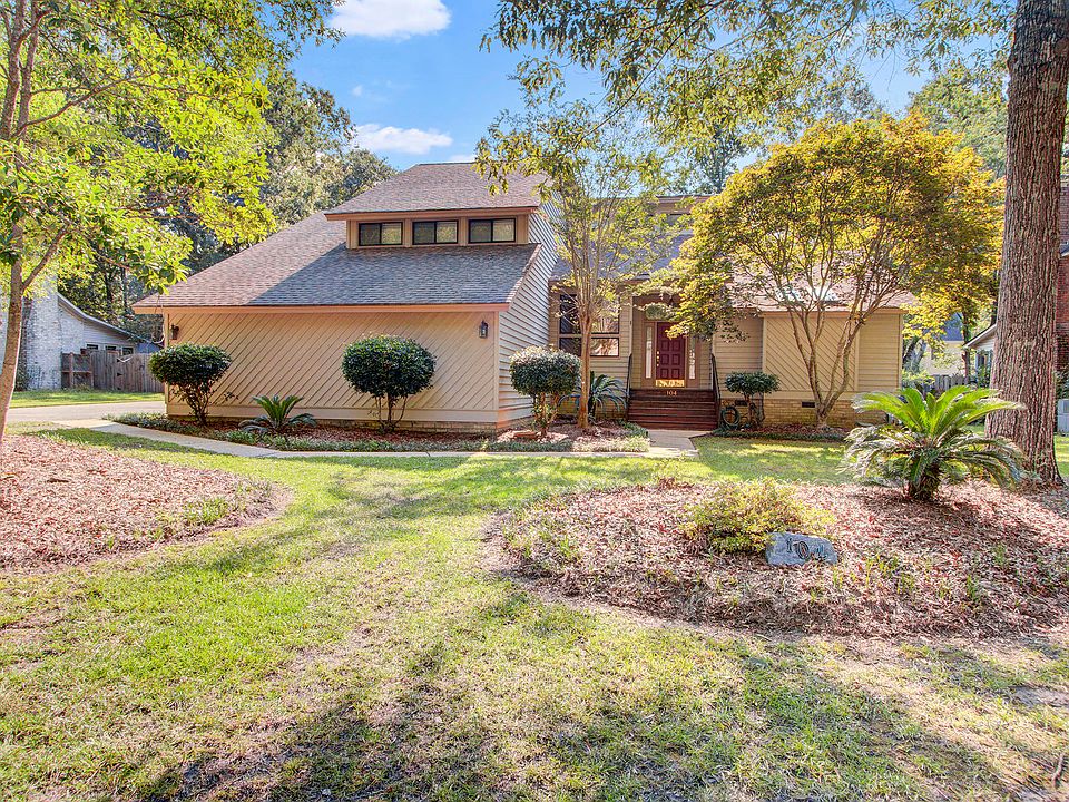 2nd image of 104 Prentice Cir