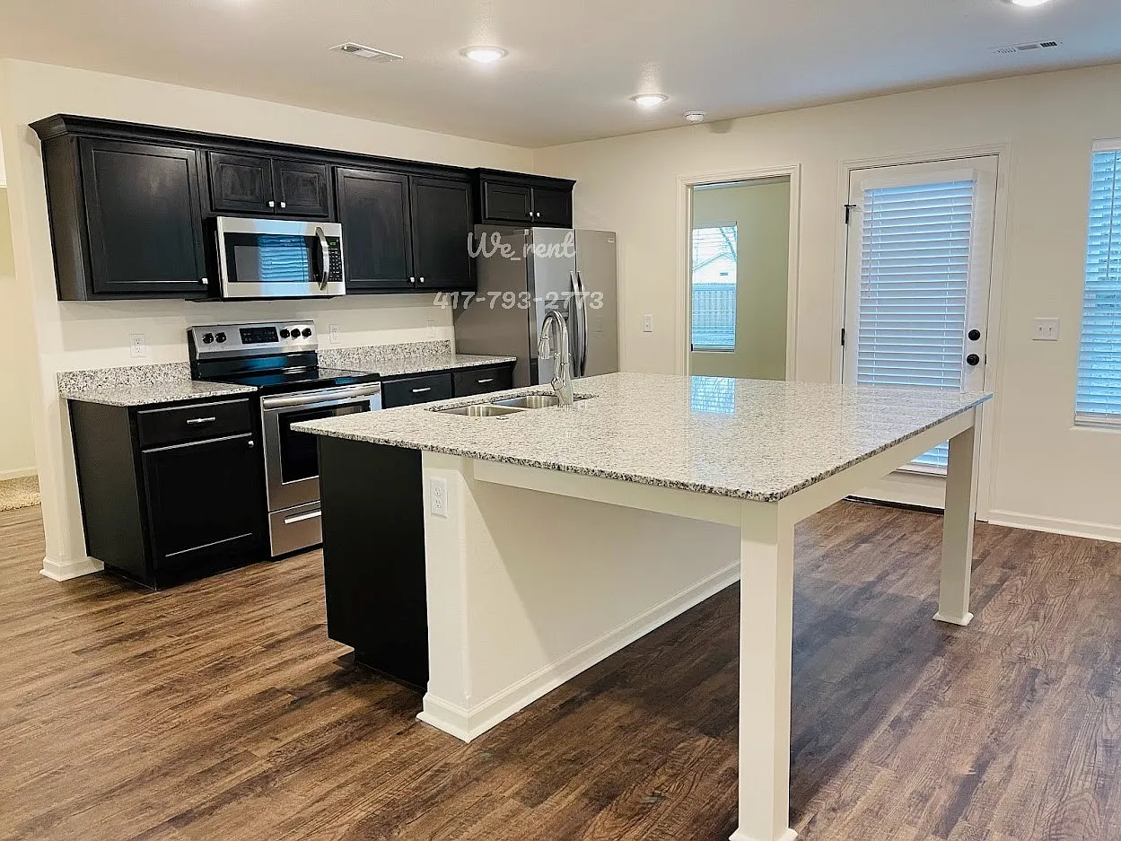3 bed, 1200 sqft, $1,475 — Photo 4