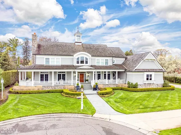 4 Cherry Hurst Ln, Grosse Pointe Farms, MI 48236