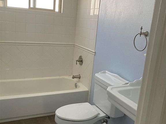 5th image of 1435 N Elizabeth St APT 9