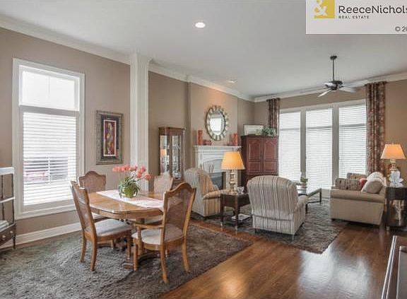 Beautiful crown molding, Wood flooring, FRESH PAINT in the last