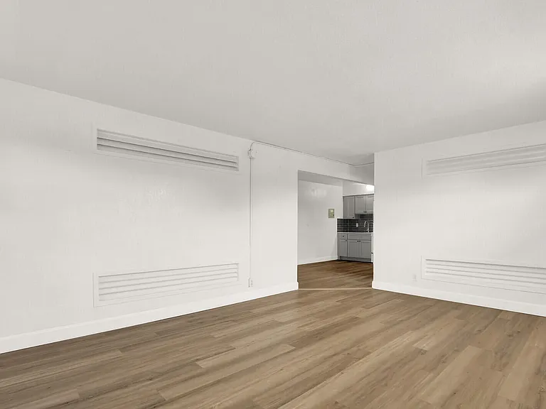 2701 Avenue E — Photo 8