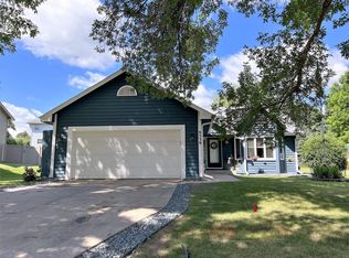 9539 Hillside Dr, Champlin, MN 55316