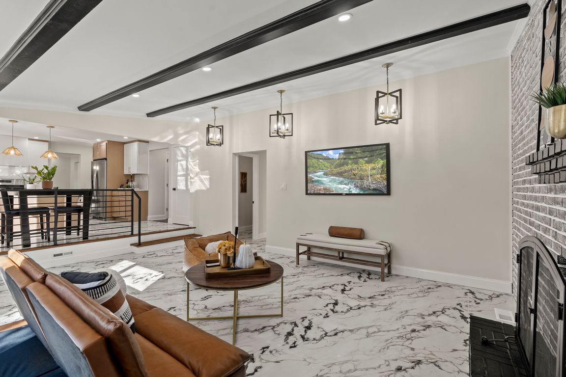 next background image