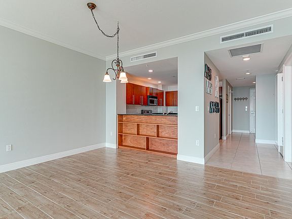 3rd image of 1771 Ringling Blvd Unit 1106