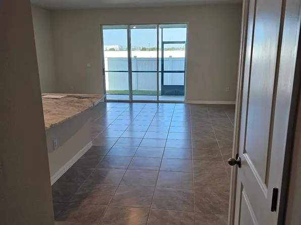 4118 Blue Banks Ln, Bradenton, FL 34208