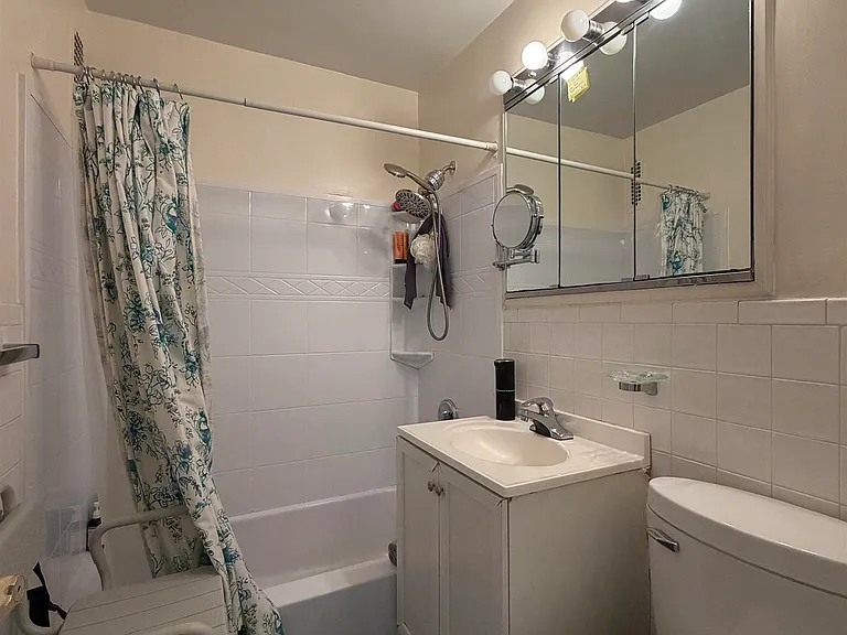225 Saint Pauls Ave #2C — Photo 9