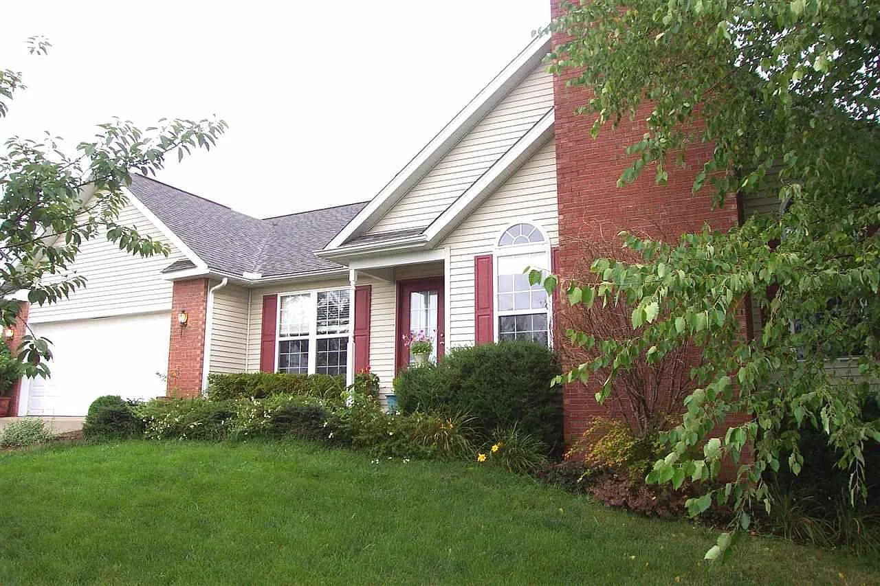 1212 W Aspen Ct photo 1