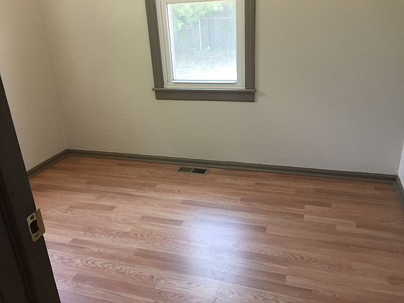 5th image of 4935 Mackey St